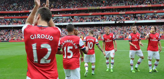 罗马诺：我可以保证，曼联将在明年签下一到两名重量级中场（罗马诺：确定无疑，曼联明年将引进一至两名顶级中场）