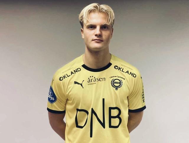 没变胖！哈兰德社媒晒称重照片，严格遵循瓜帅的体重管理要求（哈兰德晒称重照否认发福，严格执行瓜帅体重管控）