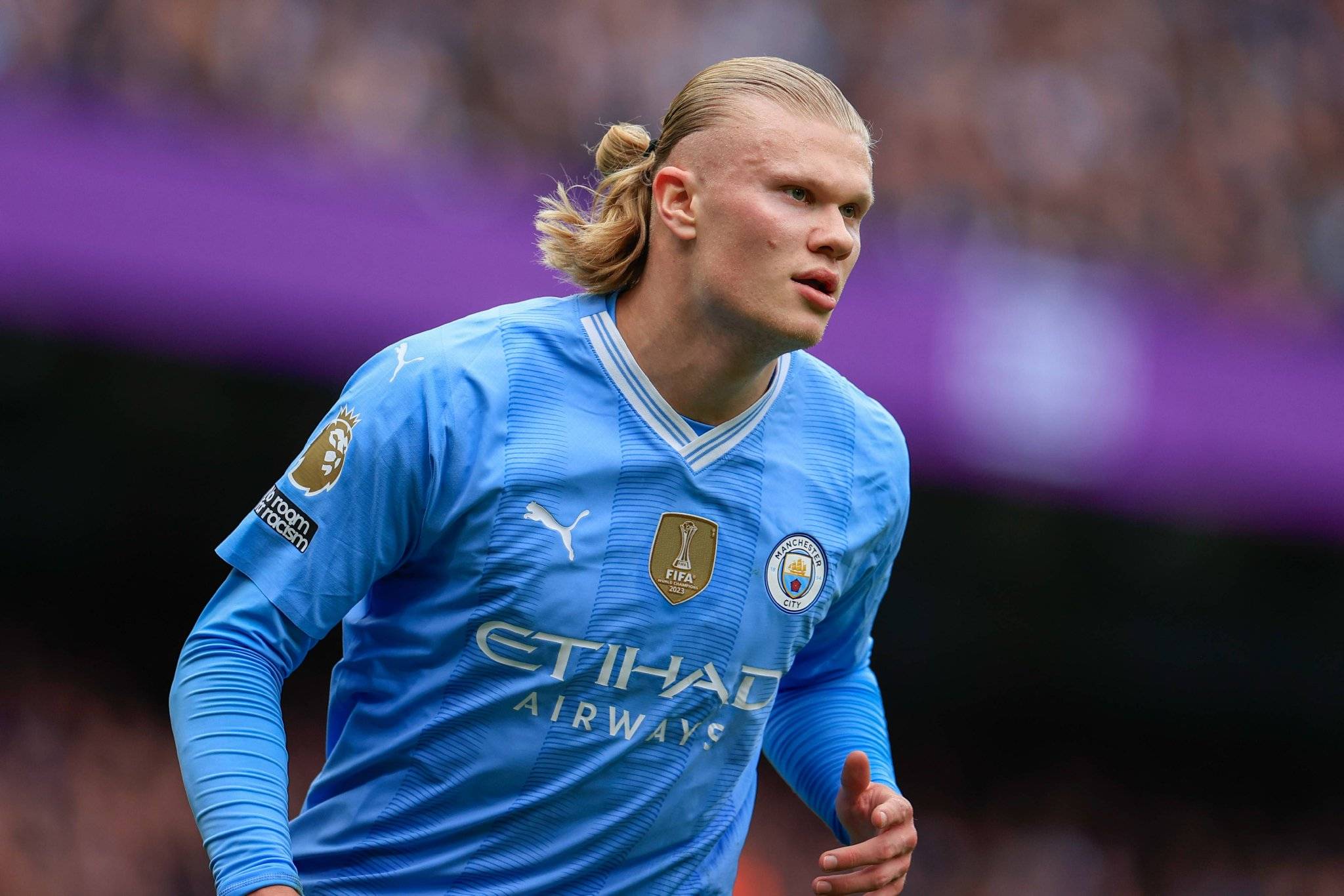 横看成岭侧成峰，乔治娜晒出差照秀出傲人身材