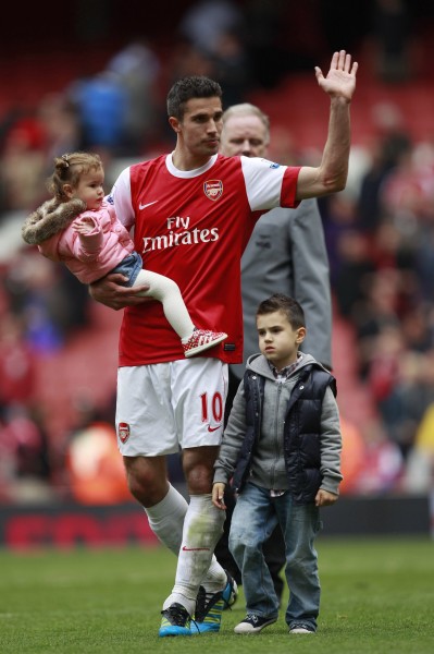 冬窗焦点争夺战！曼联曼城竞逐塞梅约，违约金条款即将到期（冬窗重头戏：曼联曼城争抢塞梅约，解约金期限将至）