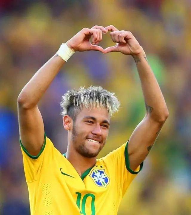 2进2出，再见利物浦！曝英超名帅空降，欧冠功勋离队（2入2出，利物浦告别！英超名帅上任，欧冠功臣离队）