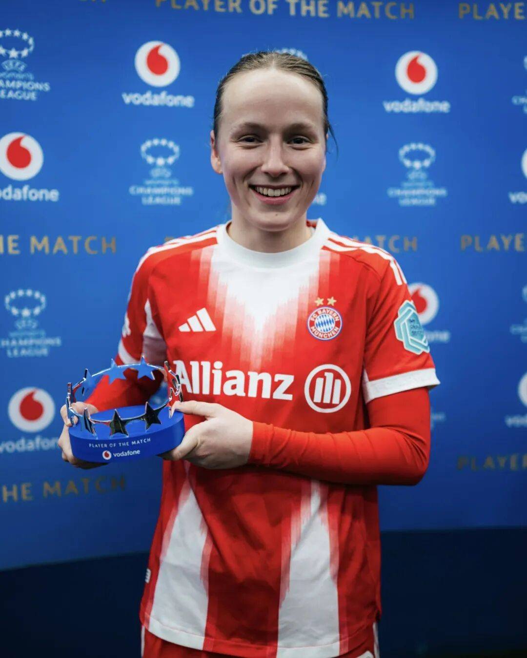 不是队服是奥运照！樊振东12月赛程海报引爆“情怀杀”