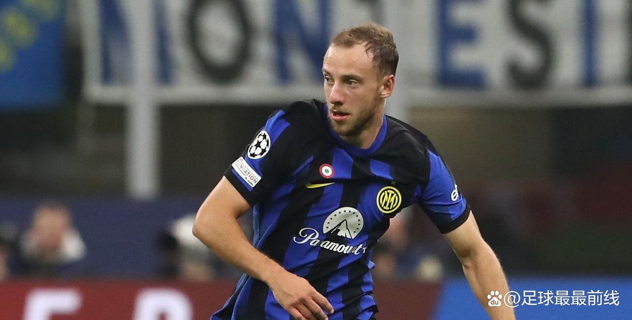 切尔西本赛季英超15轮调整46人次首发，比上赛季同期多了11次（英超前15轮，切尔西已更换46次首发，较上季同期增加11次）