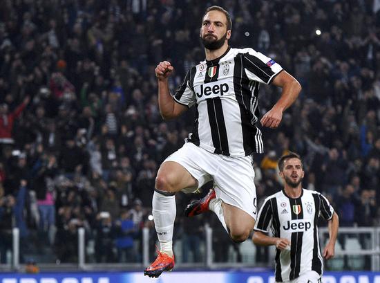 TA：桑切斯最近在逐渐进步，他已成为英超最可靠的门将之一（TA：桑切斯渐入佳境，跻身英超最可靠门将行列）