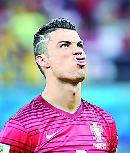 阿莫林劝曼联新帝星留队等待机会，称他是未来! 但确认明年想买人（阿莫林劝曼联新星耐心留队：你是未来，但明年仍计划引援）