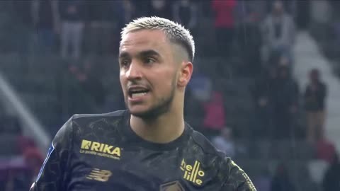 承认吧！皇马太子就是被高估的体系球员，离开伯纳乌啥也不是