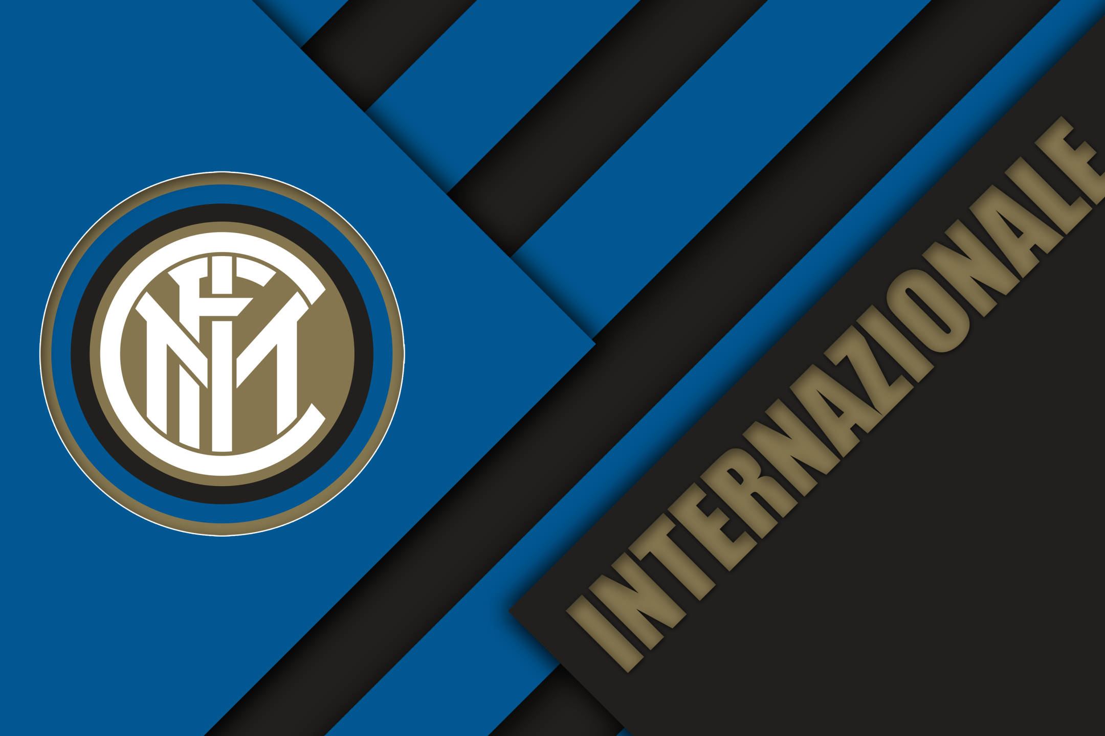 积雪已覆盖球场，加拿大联赛球员在雪战中完成潇洒倒钩得分