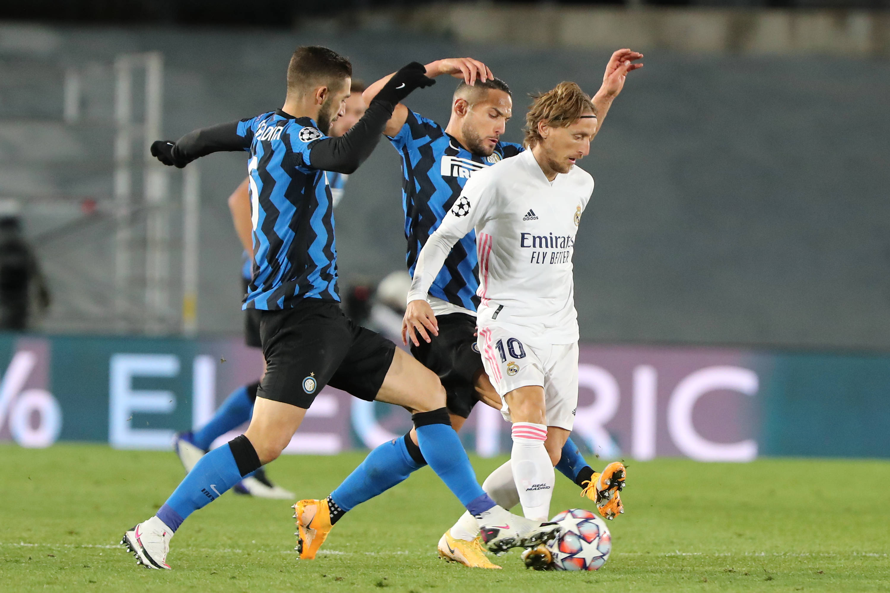 就要和你贴贴！曼联利物浦相爱相杀 积分死缠焦孟不离