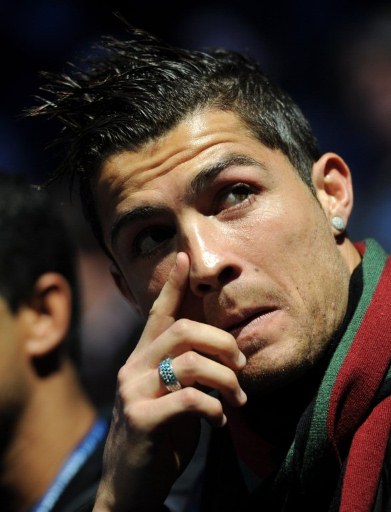 卖奖杯、卖主力、等收购，破产后的球队何去何从