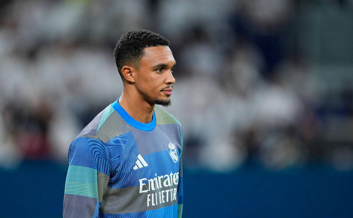 佩工：皮球先打在球员身上再弹到手上，裁判硬造了一个点球