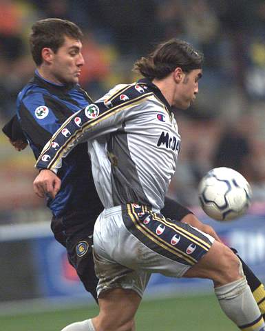 孔帕尼：我们没有“杯赛门将”制度；在混乱中迪亚斯有创造力